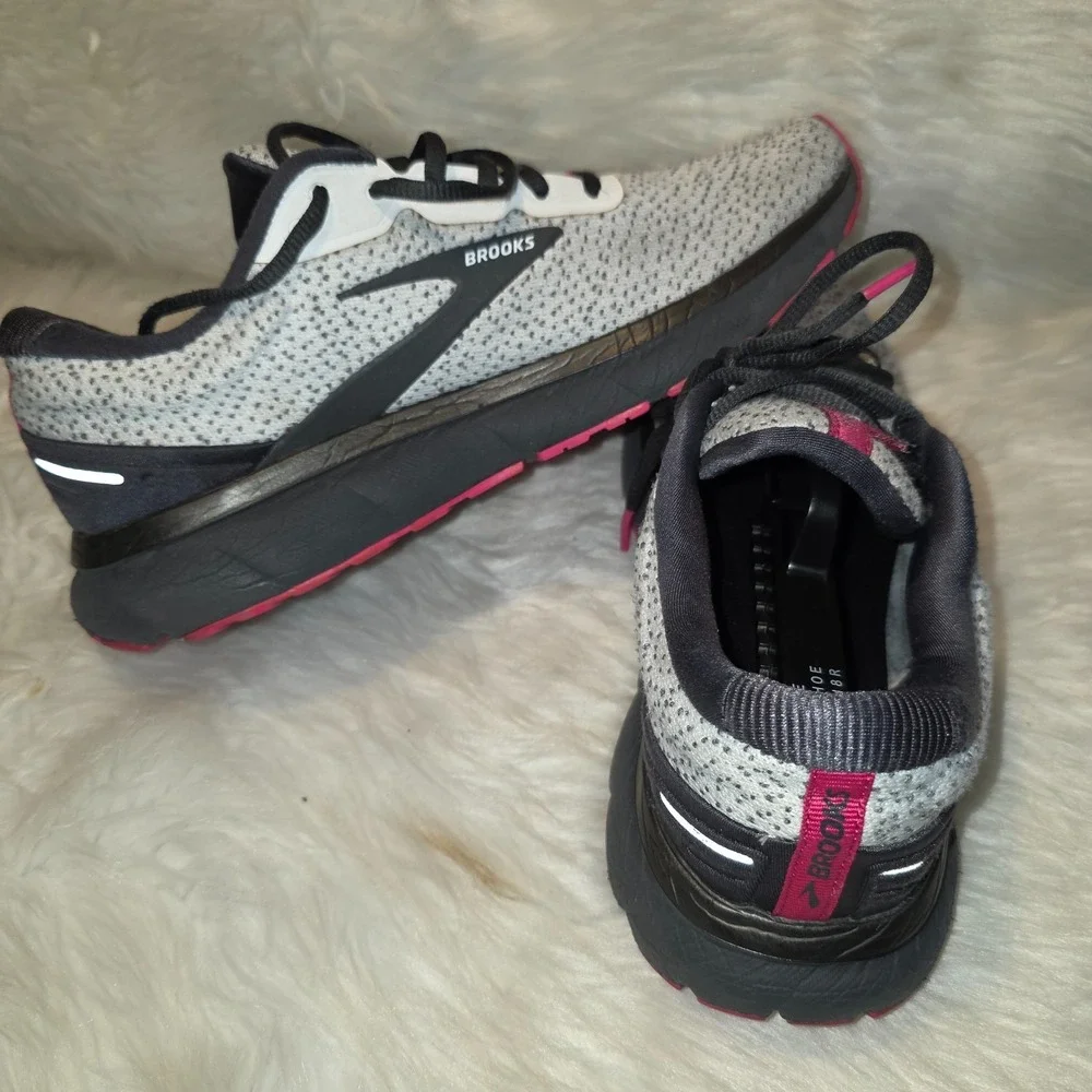 Brooks Trace 1 Running Shoes - Women's Size 9 B — Gray/Black/Pink 1203511B057
